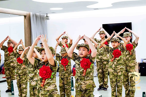 上海青少年军事特训营