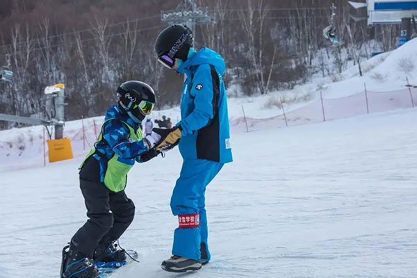 杭州滑雪训练冬令营