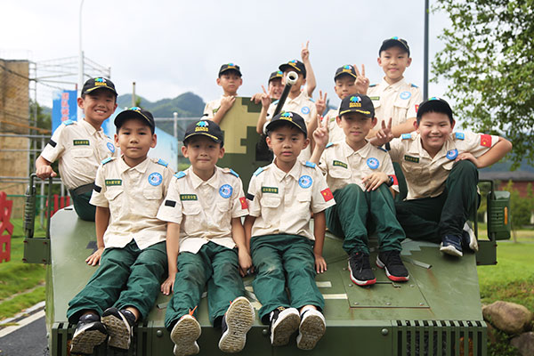 儿童青少年军事夏令营