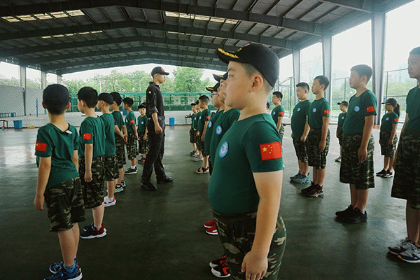 儿童青少年军事夏令营