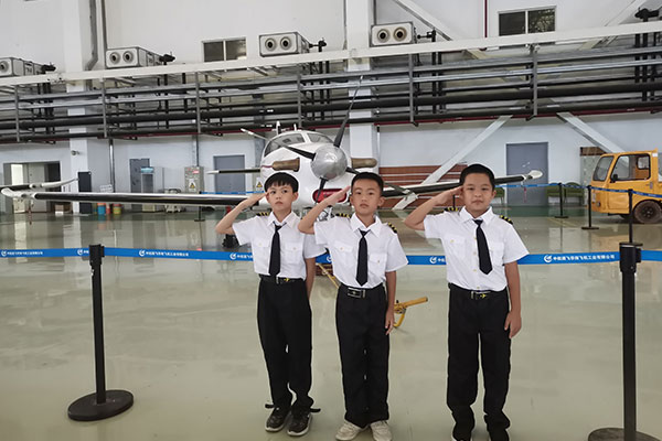 珠海儿童航空军事夏令营