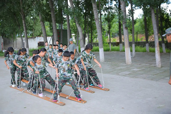 中国少年军旅国庆快乐训练营