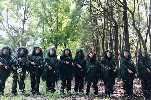上海黄埔猎人青少年军事体验夏令营