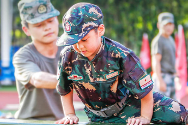 上海好习惯少年军事体验夏令营