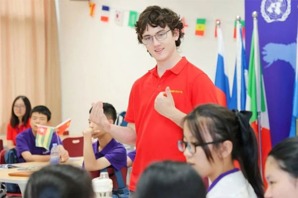 北京超级外交官国际青少年领袖国庆营