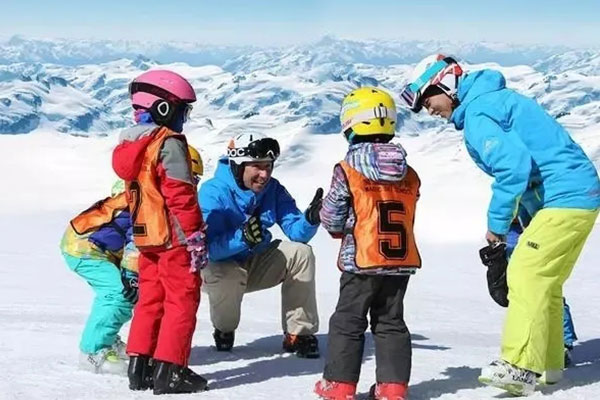 雪地总动员滑雪训练冬令营5天