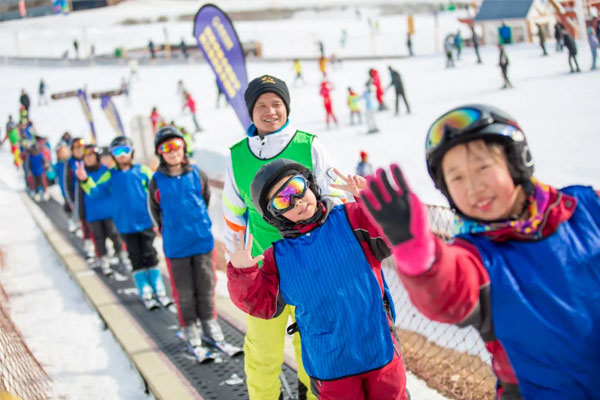 北京《双板四级》滑雪提高冬令营5天4晚