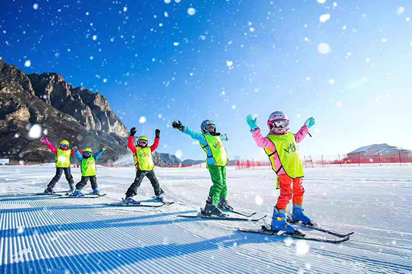 北京野外生存滑雪冬令营5天