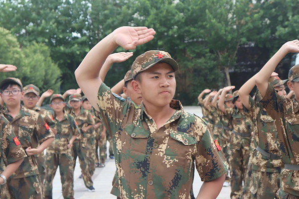 《红肩章行动》江苏青少年军事成长营14天