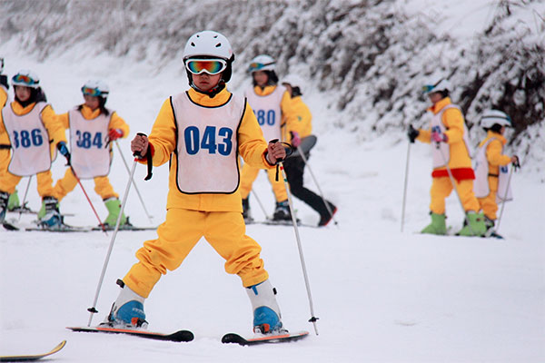 西岭雪山官方滑雪冬令营双板体验3天2夜