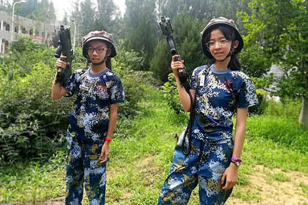 北京女子凤凰军事夏令营