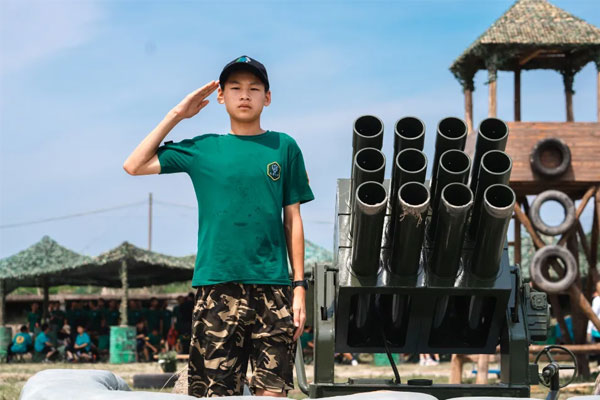 杭州《精英少年》梦想成长军事夏令营