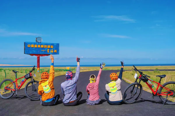 环青海湖骑行游学夏令营