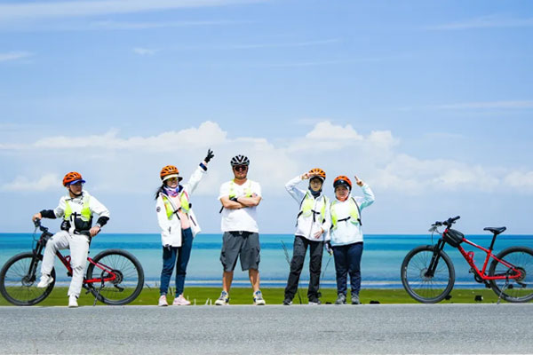 环青海湖骑行游学夏令营