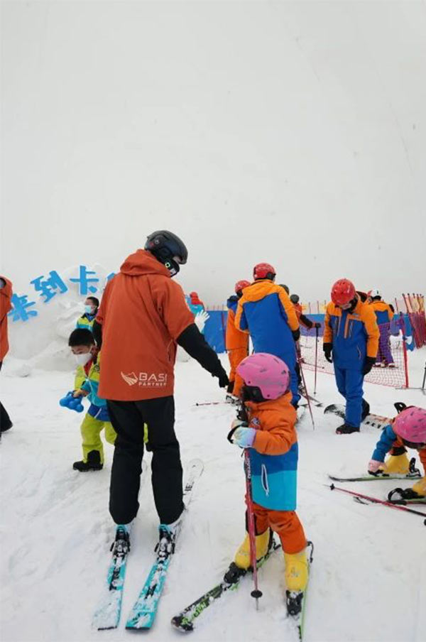 深圳双板滑雪夏令营