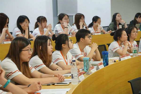 重庆大学渝港澳大学生龙8电子平台感受三峡文化