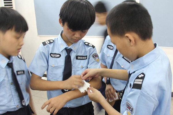 广州青少年警训夏令营